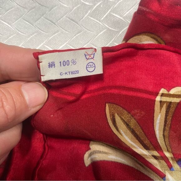 St. Armin’s Scarf with Red and Gold Accents - Picture 2 of 3